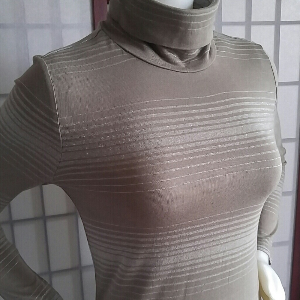 Sweater - Picture 3 of 8
